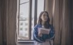 美女洗澡脱得一二干净